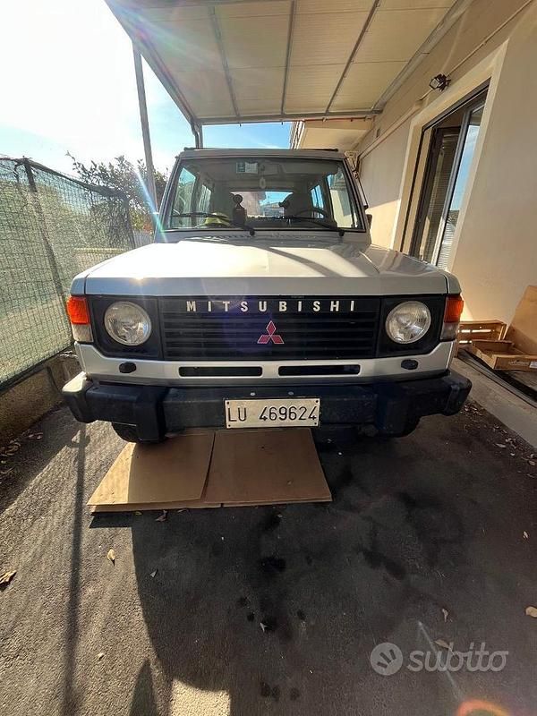 Usata Mitsubishi Pajero 84 CV (61 kW) 1989 Grigio SUV