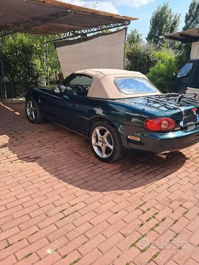Usata Mazda MX5 146 CV (107 kW) 2004 Verde Cabrio