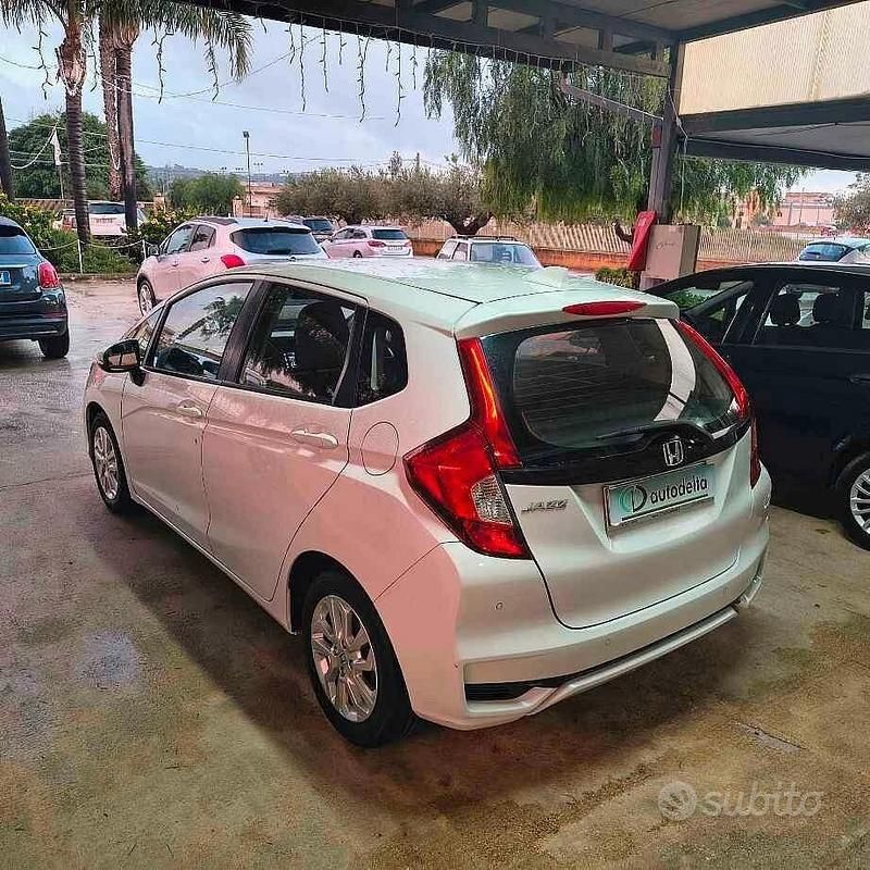Usata Honda Jazz Comfort 101 CV (74 kW) 2019 Bianco Utilitaria
