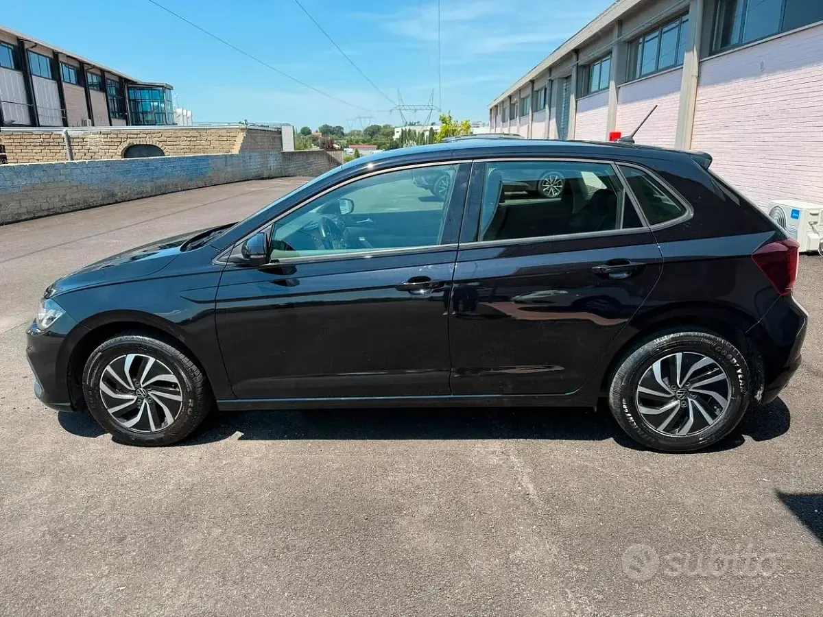 Usata VW Polo Style 95 CV (69 kW) 2023 Nero Utilitaria