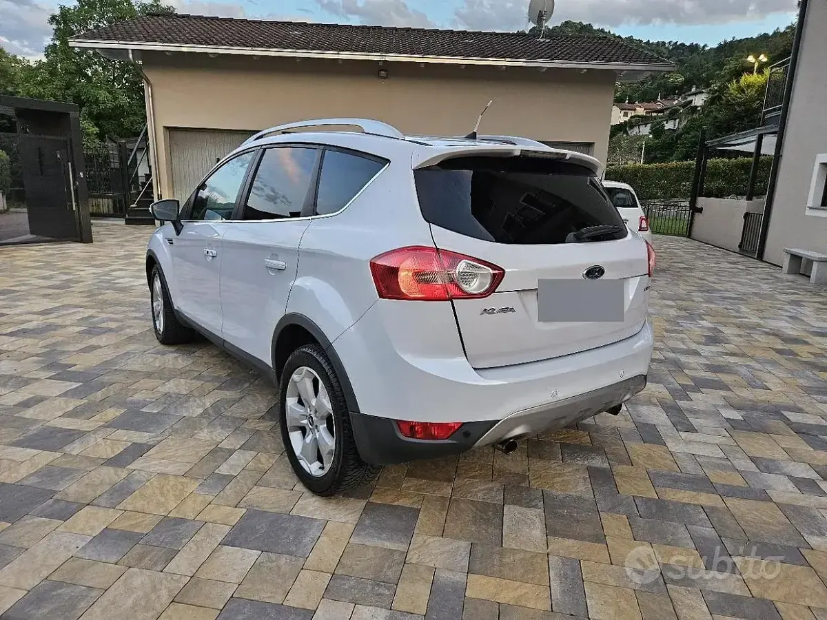 Usata Ford Kuga 136 CV (100 kW) 2009 Bianco SUV