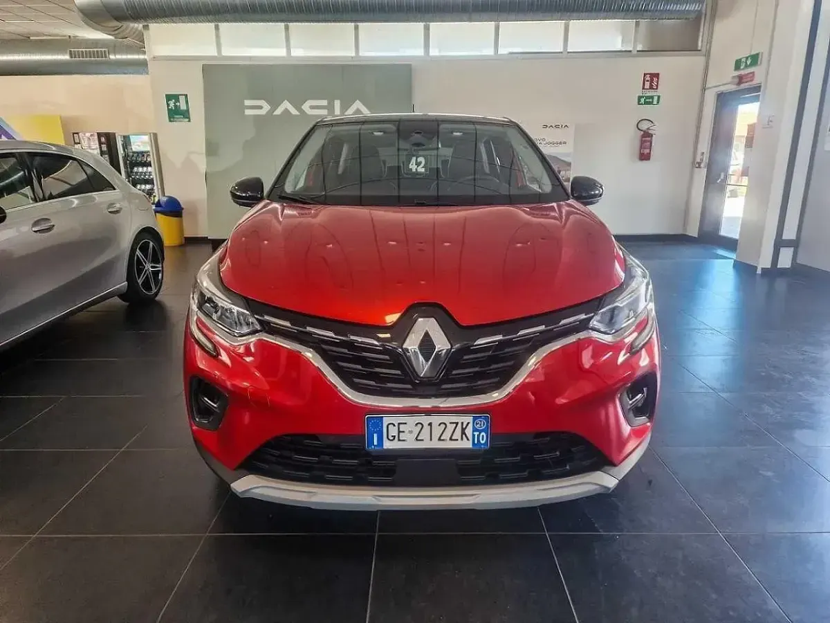 Usata Renault Captur Intens 159 CV (116 kW) 2024 Rosso SUV