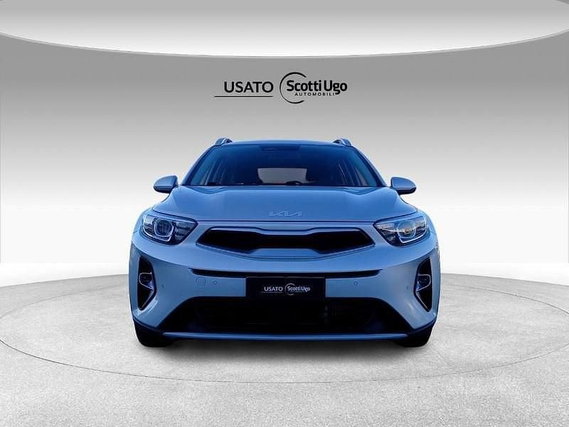 Usata Kia Stonic Style 101 CV (74 kW) 2022 Argento SUV