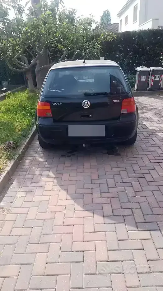 Usata VW Golf IV 101 CV (74 kW) 2003 Nero Berlina