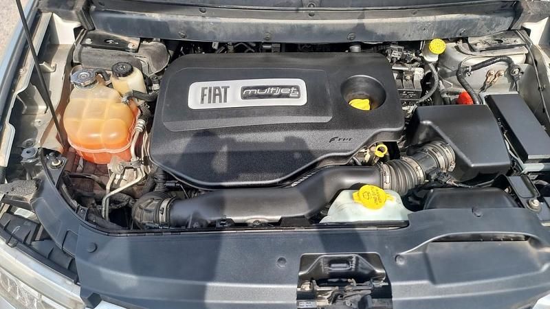 Usata Fiat Freemont Urban 170 CV (125 kW) 2011 Argento SUV