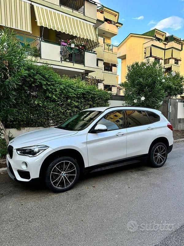 Usata BMW X1 Efficient Dynamics 190 CV (139 kW) 2017 Bianco SUV