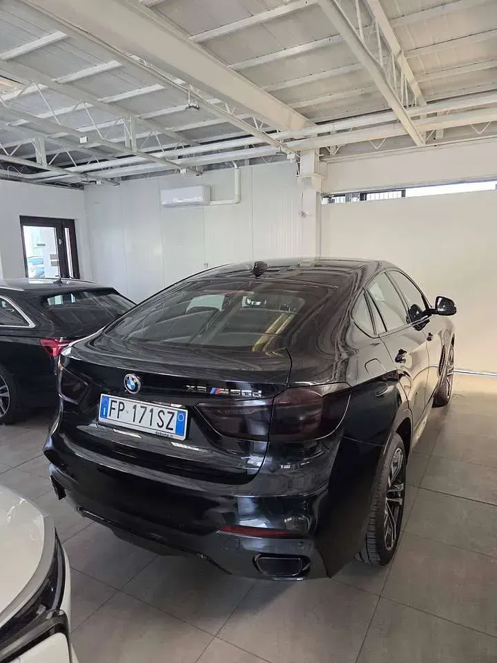 Usata BMW X6 M50 381 CV (280 kW) 2018 Black sapphire metallizzato SUV