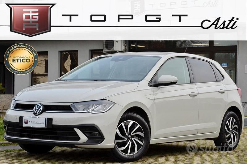 Usata VW Polo Life 95 CV (69 kW) 2023 Grigio Utilitaria