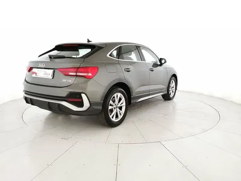 Usata Audi Q3 Sportback S-Line 150 CV (110 kW) 2024 Grigio SUV