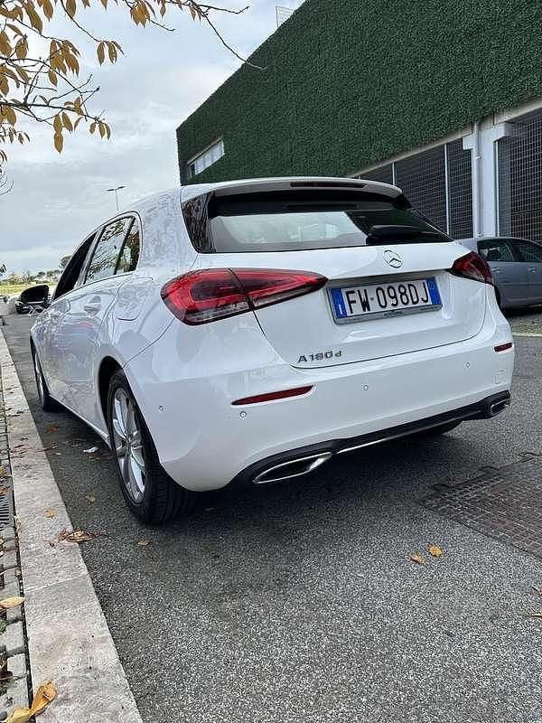Usata Mercedes A180 Business 116 CV (85 kW) 2019 Berlina
