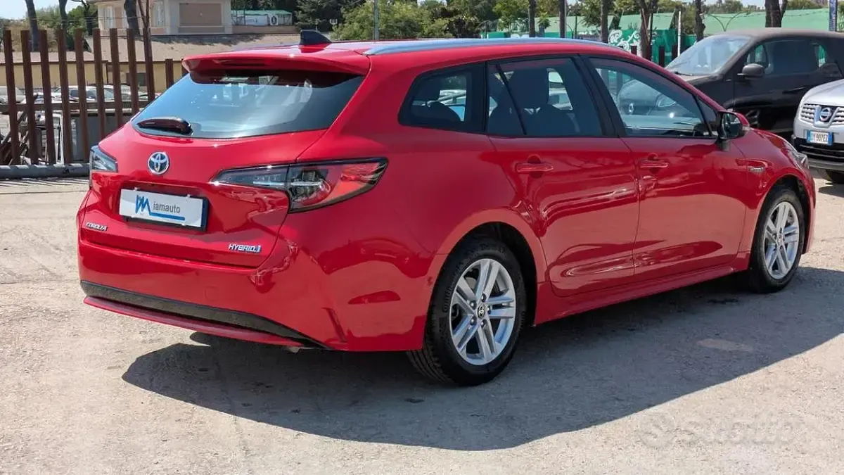 Usata Toyota Corolla Business Edition 98 CV (72 kW) 2021 Rosso Furgone