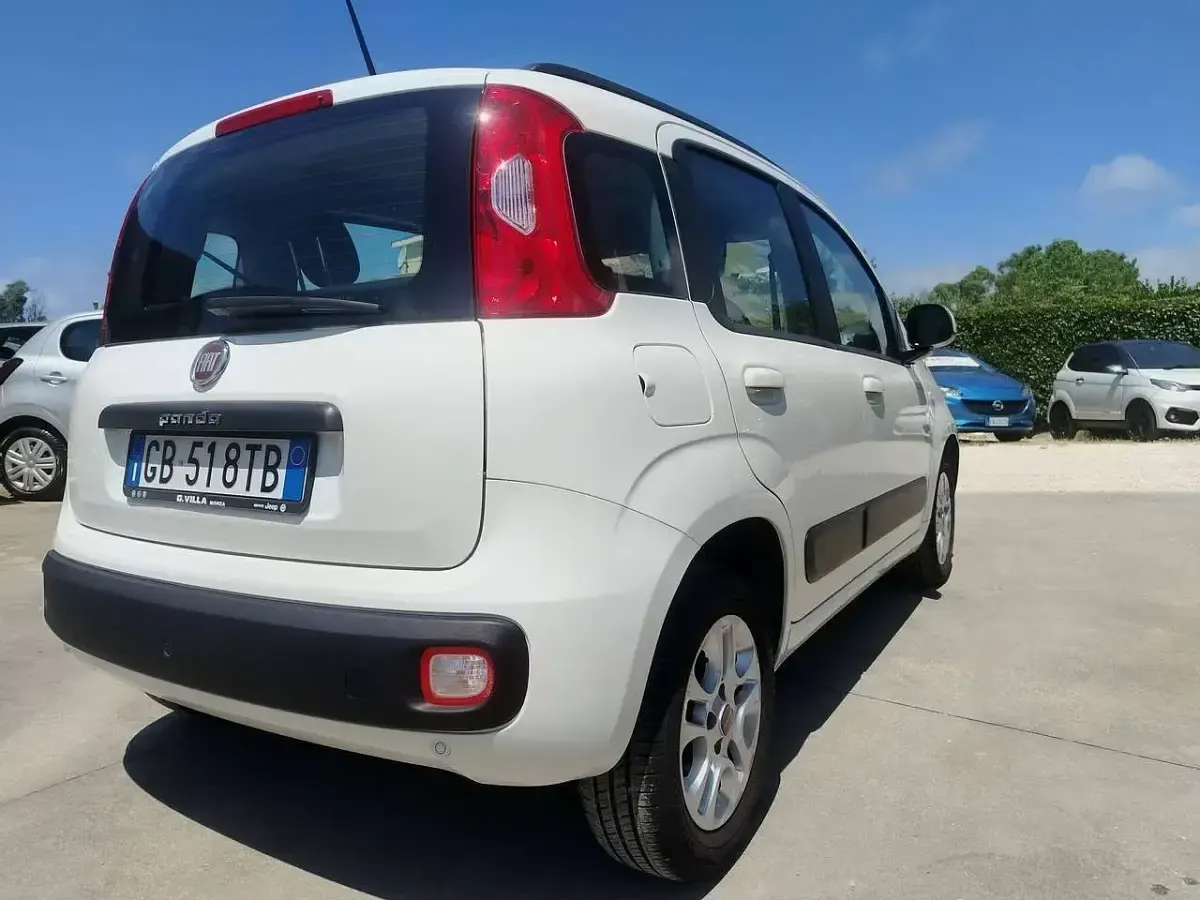 Usata Fiat Panda Lounge 69 CV (50 kW) 2020 Bianco Utilitaria
