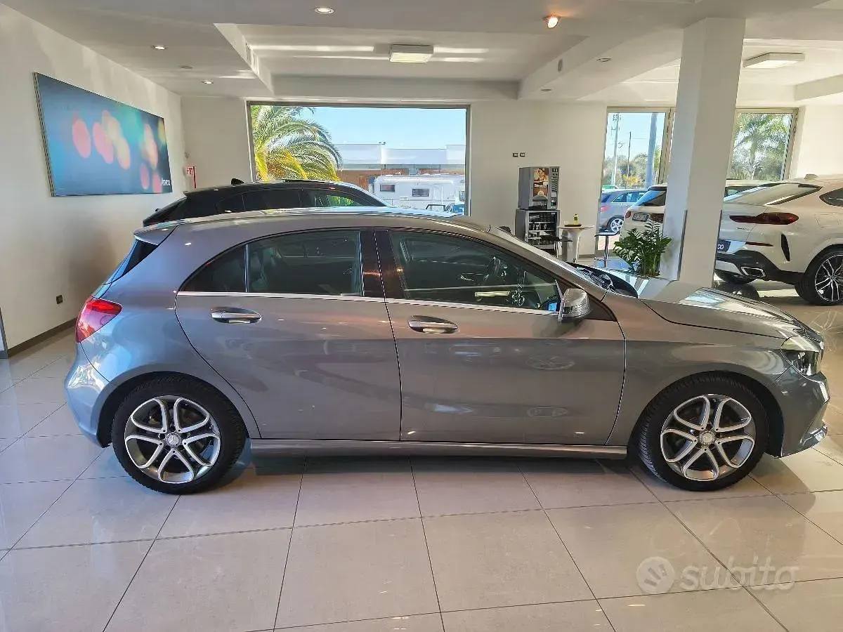 Usata Mercedes 180 109 CV (80 kW) 2015 Grigio Berlina