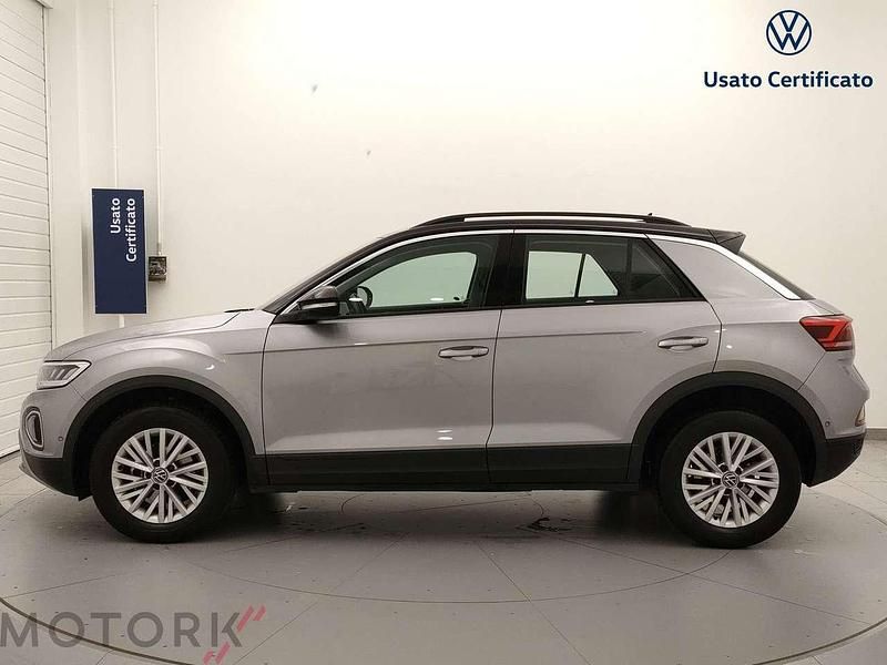 Käytetty VW T-Roc Life 110 HP (80 kW) 2023 Hopea Katumaasturi