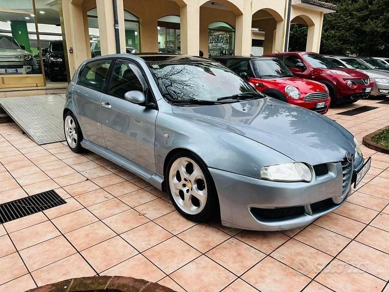 Usata Alfa Romeo 147 140 CV (102 kW) 2005 Blu Utilitaria