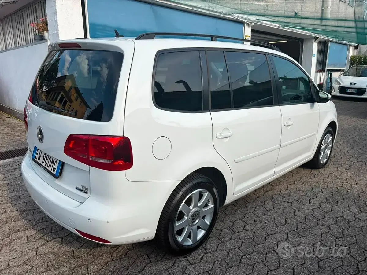 Usata VW Touran Comfortline 150 CV (110 kW) 2015 Bianco Monovolume