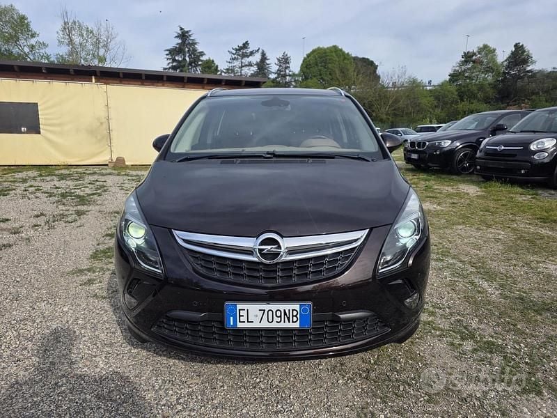 Usata Opel Zafira Tourer Cosmo 131 CV (96 kW) 2012 Marrone Monovolume