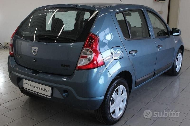 Usata Dacia Sandero 75 CV (55 kW) 2009 Celeste Utilitaria