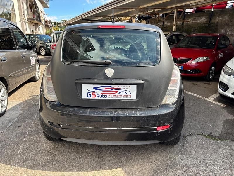 Usata Lancia Ypsilon 75 CV (55 kW) 2007 Nero Utilitaria