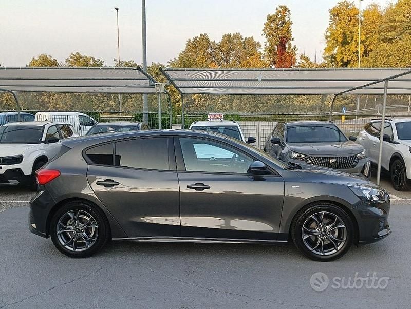 Usata Ford Focus ST-Line 125 CV (91 kW) 2019 Antracite metallizzato Berlina