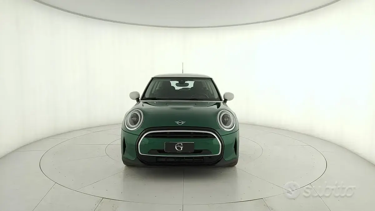 Usata Mini Cooper Classic 156 CV (114 kW) 2022 Verde Utilitaria