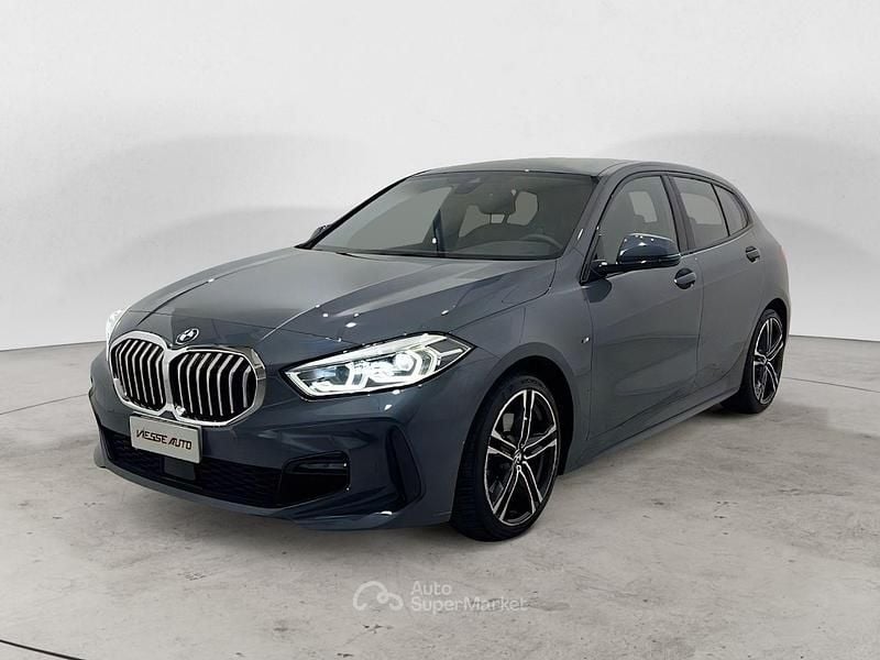 Grigio Usata 2020 BMW 118 Sport Line Due volumi | 23.900 € (Buon prezzo) - Immagine 1/4