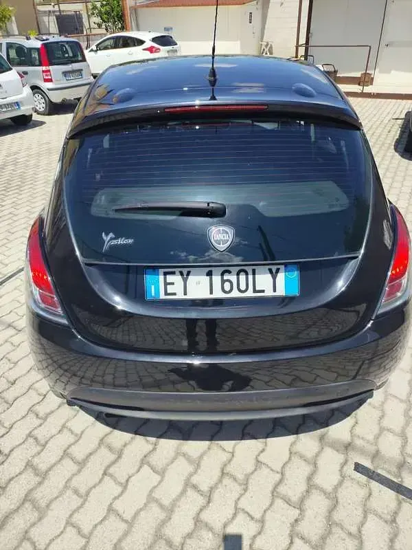 Usata Lancia Ypsilon Gold 69 CV (50 kW) 2014 Utilitaria