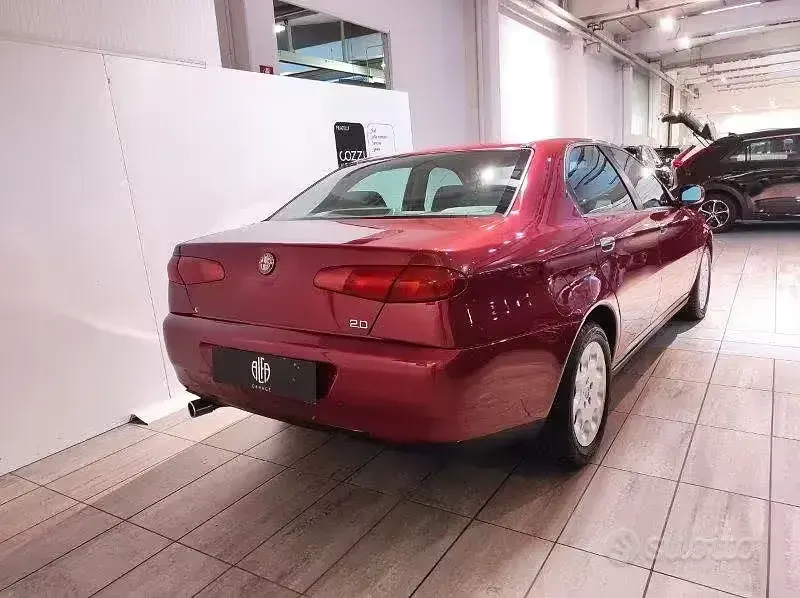 Usata Alfa Romeo 166 155 CV (114 kW) 1999 Rosso Berlina