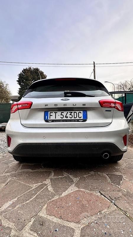 Usata Ford Focus 95 CV (69 kW) 2018 Grigio Berlina