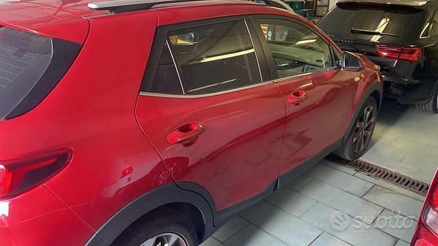 Usata Kia Stonic Style 100 CV (73 kW) 2018 Rosso SUV