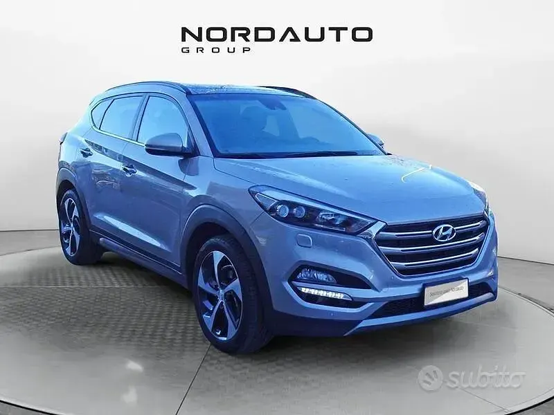 Usata Hyundai Tucson Xpossible 141 CV (103 kW) 2016 Grigio SUV