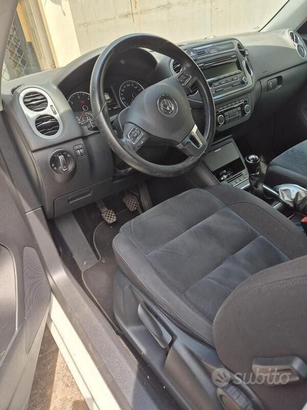 Bianco Usata 2015 VW Tiguan SUV | 11.500 € (Buon prezzo) - Immagine 1/4