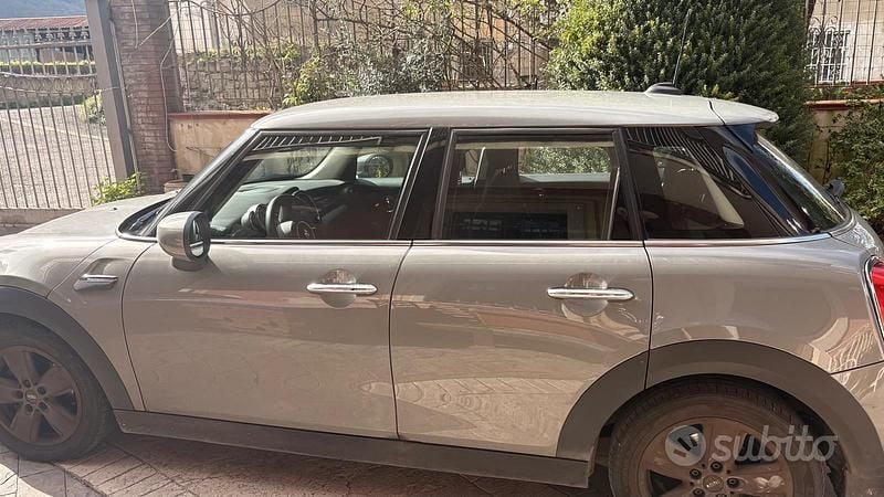 Usata Mini ONE Classic 75 CV (55 kW) 2022 Grigio Utilitaria