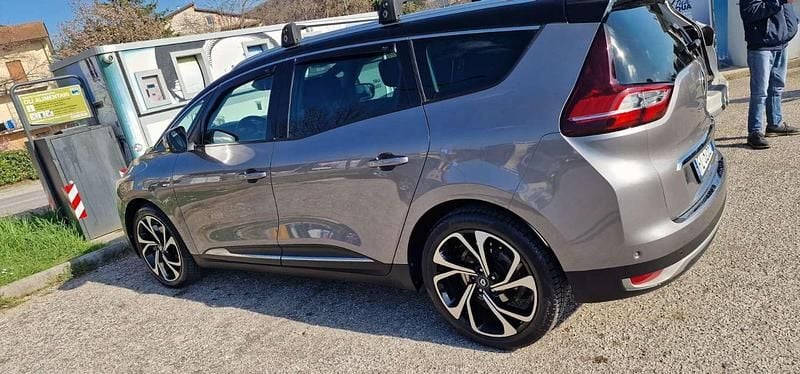 Usata Renault Grand Scénic IV Bose Edition 131 CV (96 kW) 2017 Grigio Monovolume