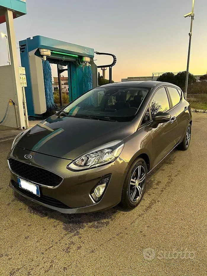 Usata Ford Fiesta Business Edition 86 CV (63 kW) 2018 Grigio Utilitaria