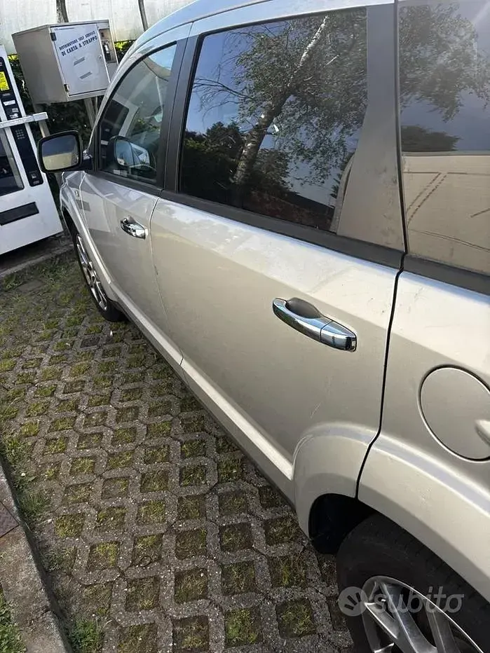 Usata Fiat Freemont 170 CV (125 kW) 2012 Grigio SUV