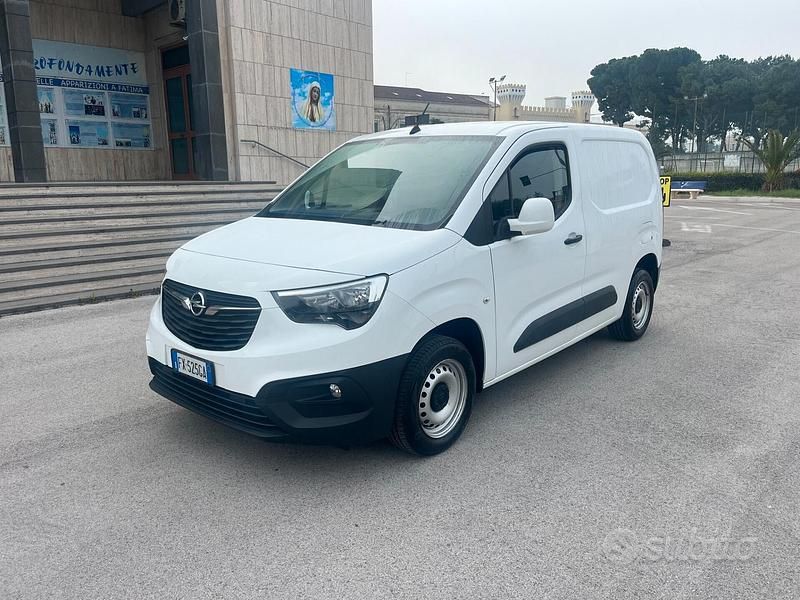 Usata Opel Combo S 101 CV (74 kW) 2019 Bianco Monovolume