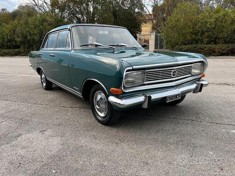 Usata Opel Olympia 1960 Verde Berlina