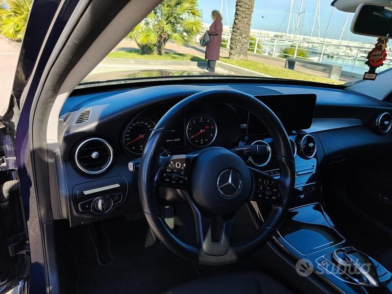 Usata Mercedes C220 Business 194 CV (142 kW) 2019 Blu/azzurro Station wagon