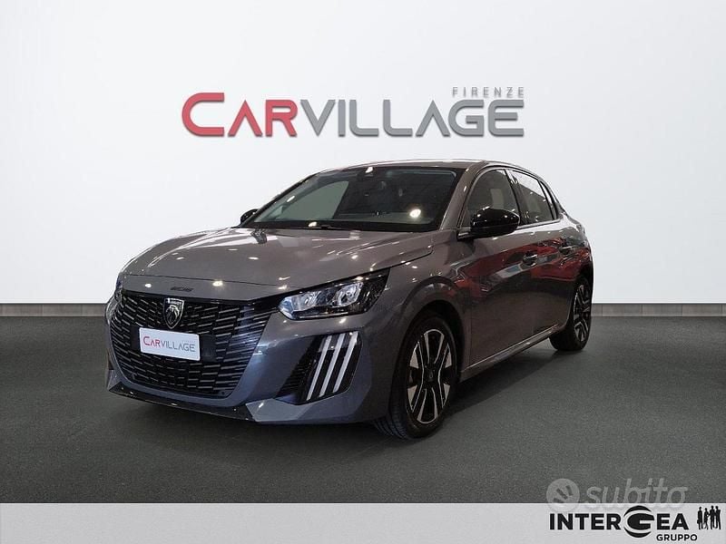Grigio Usata 2024 Peugeot 208 Allure Due volumi | 15.450 € (Buon prezzo) - Immagine 1/4