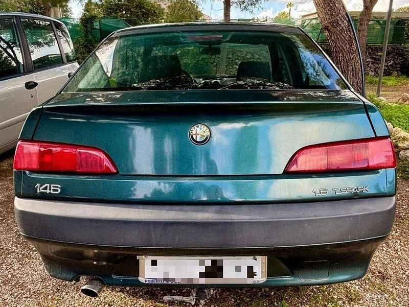 Usata Alfa Romeo 146 120 CV (88 kW) 1997 Verde Utilitaria