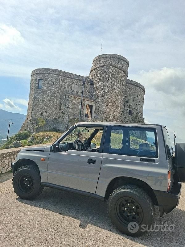 Grigio Usata 1989 Suzuki Vitara SUV | 7500 € - Immagine 1/4