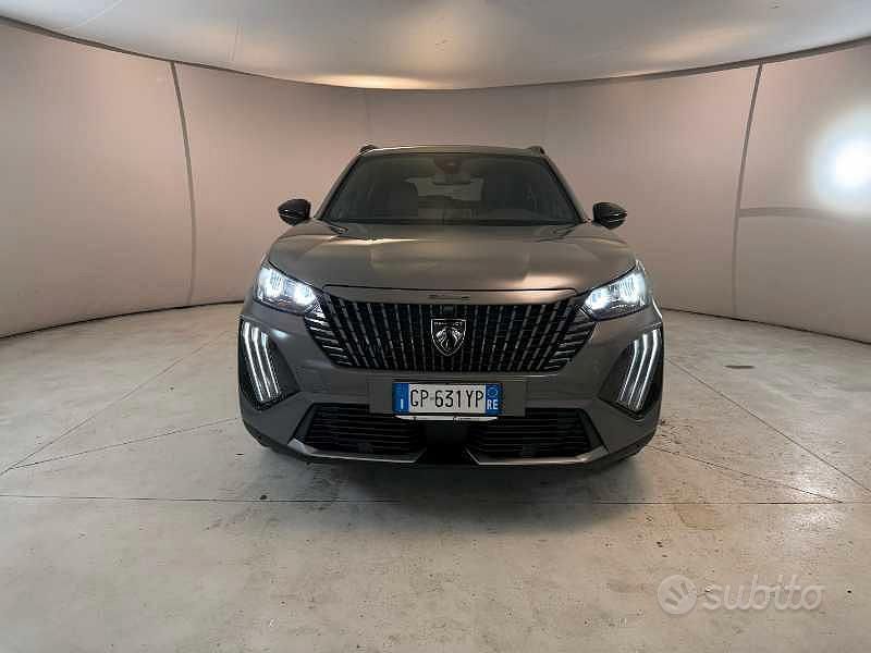 Usata Peugeot 2008 Allure 101 CV (74 kW) 2023 Grigio artense SUV