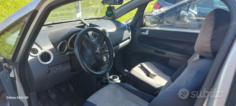 Grigio Usata 2007 Mitsubishi Colt Tre volumi | 2500 € - Immagine 1/4