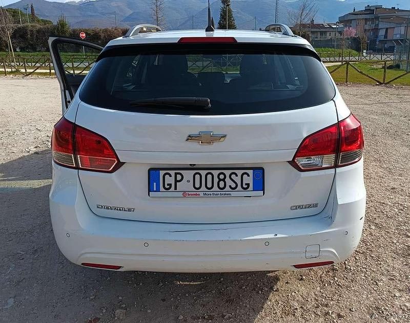 Usata Chevrolet Cruze LT 131 CV (96 kW) 2012 Bianco Utilitaria