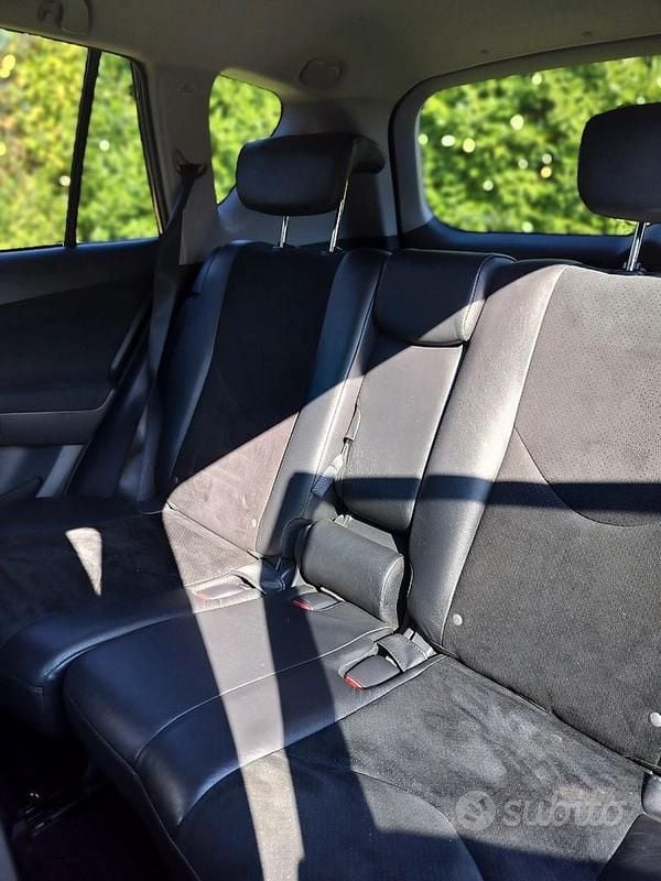 Usata Toyota RAV4 150 CV (110 kW) 2012 Grigio SUV