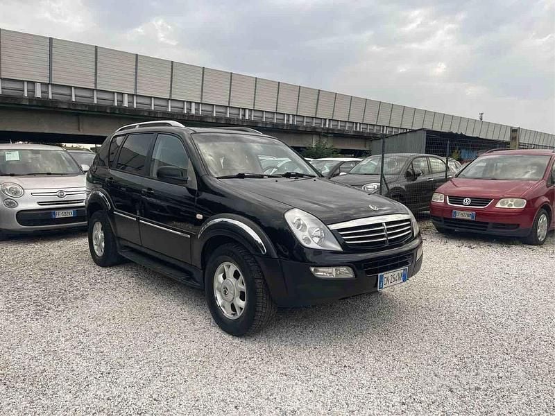 Usata SsangYong Rexton 165 CV (121 kW) 2004 Nero SUV