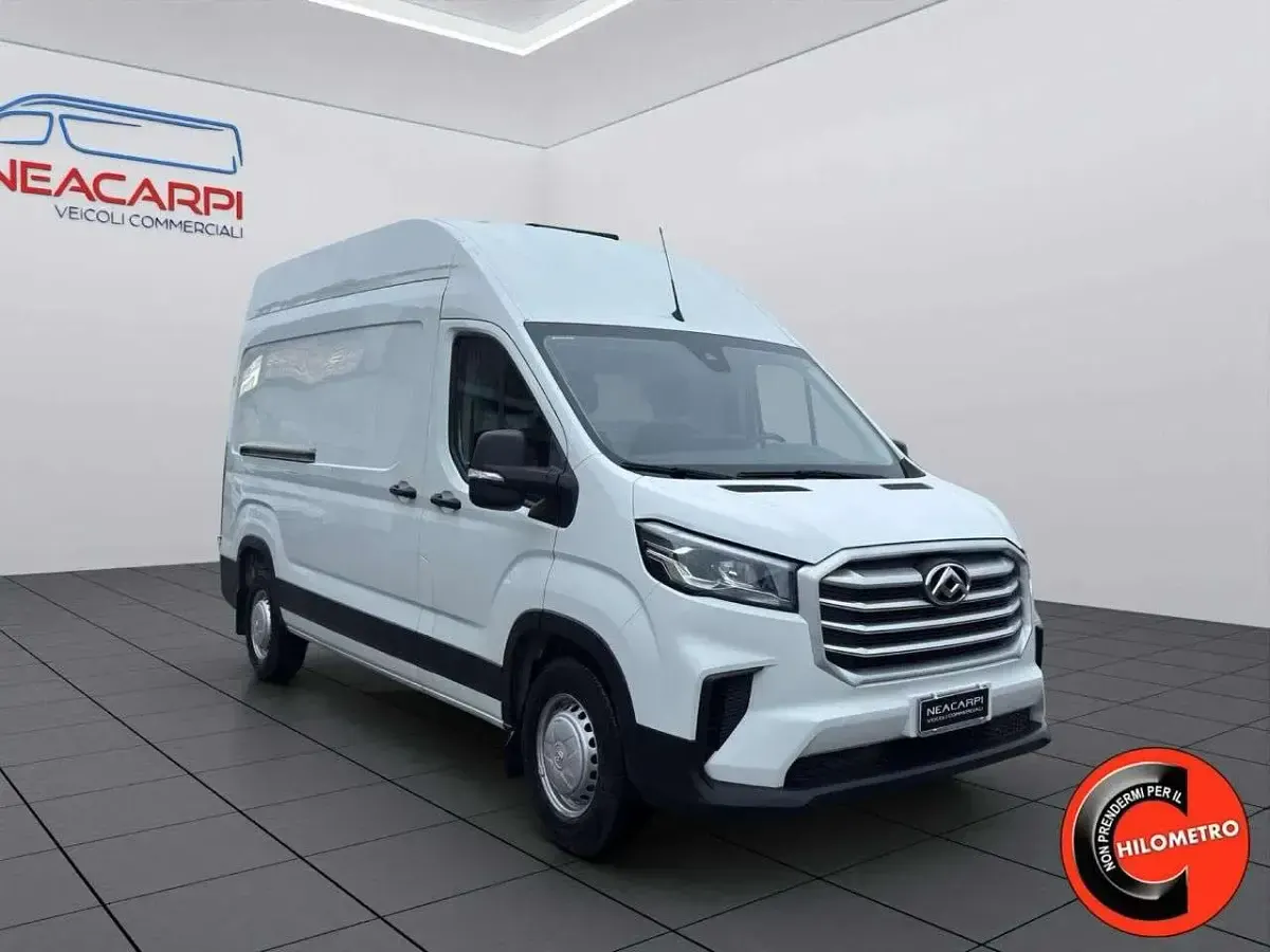 Usata Maxus V90 150 CV (110 kW) 2023 Bianco pastello Furgone