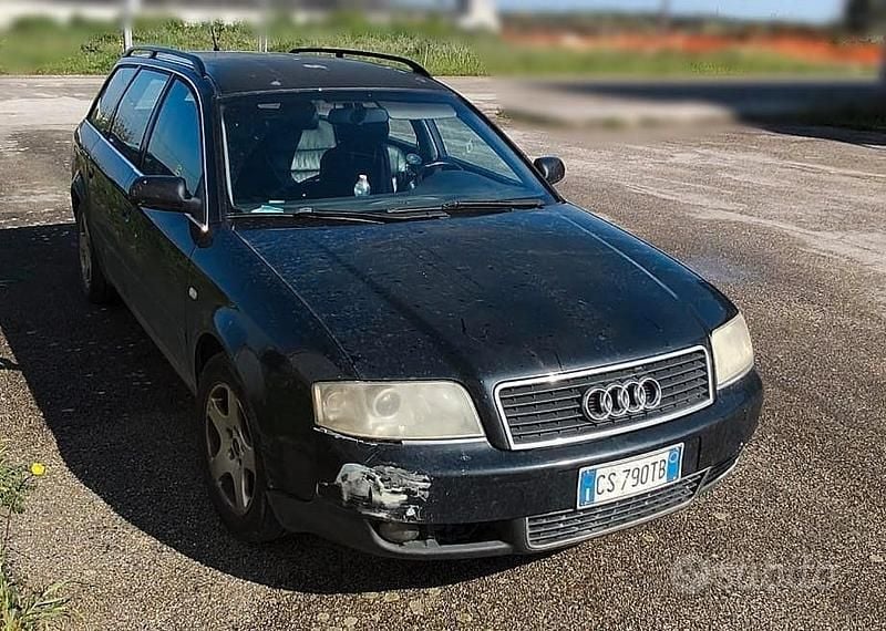 Usata Audi A6 130 CV (95 kW) 2002 Nero Station wagon