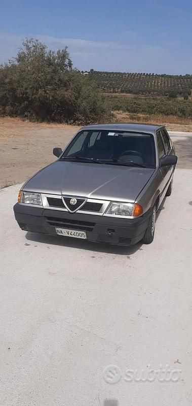 Usata 1991 Alfa Romeo 33 Tre volumi | 4500 € - Immagine 1/4